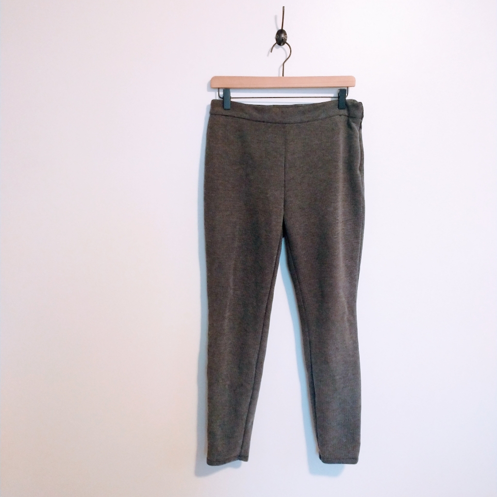 White House Black Market The Skinny Dress Pants, 8 Petite. Has A Black And Whit